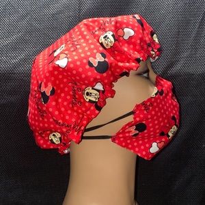 Minnie Mouse bonnet set